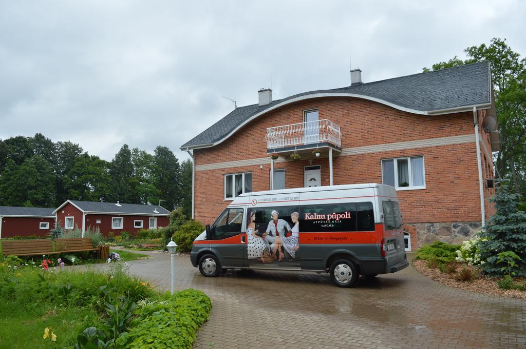 Guest House Kalnu Pupoli Sengeida Экстерьер фото